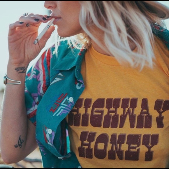 Highway Honey Graphic Tee - Picture 3 of 4